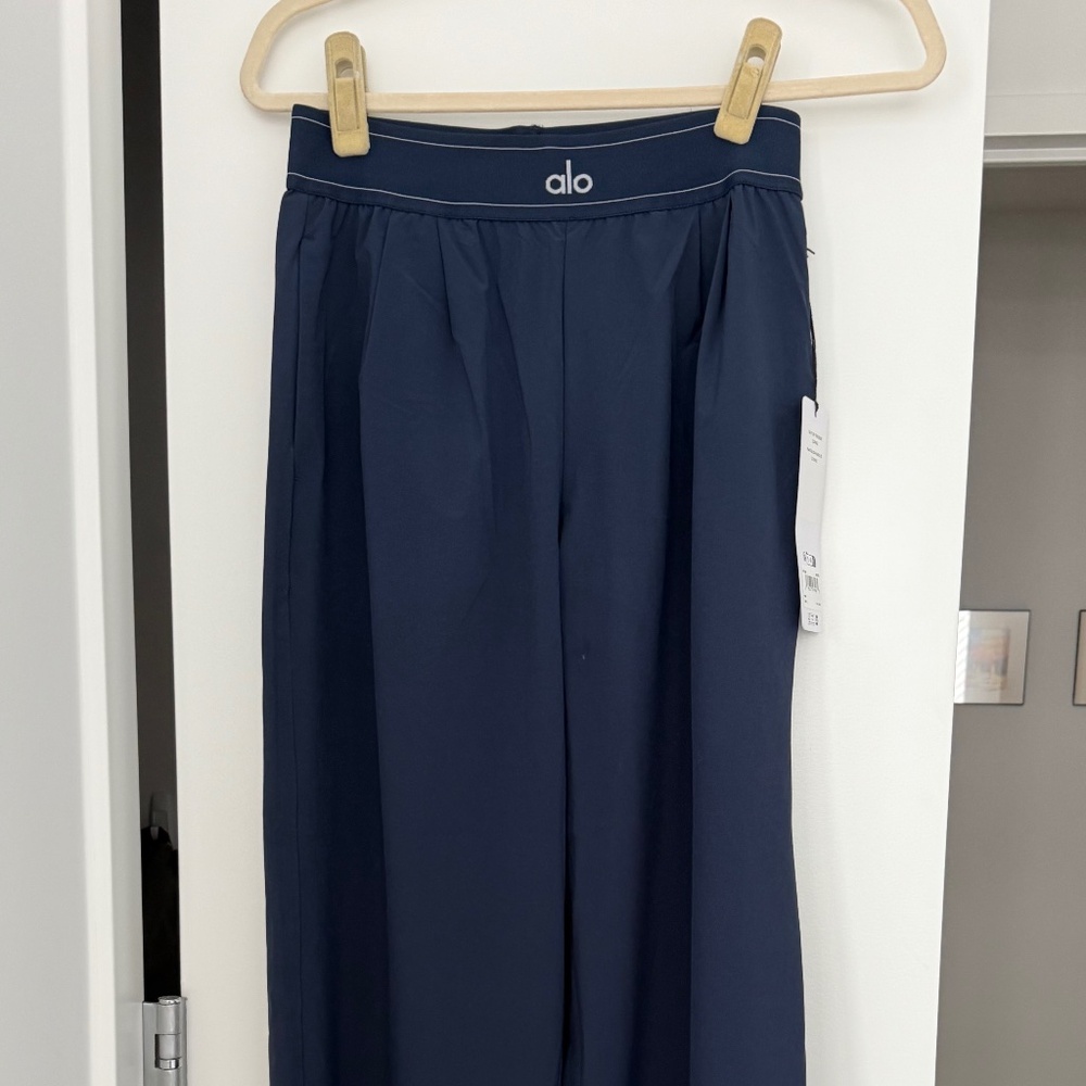 Alo Suit Up Trouser Pants - Size Small (Long) NWT